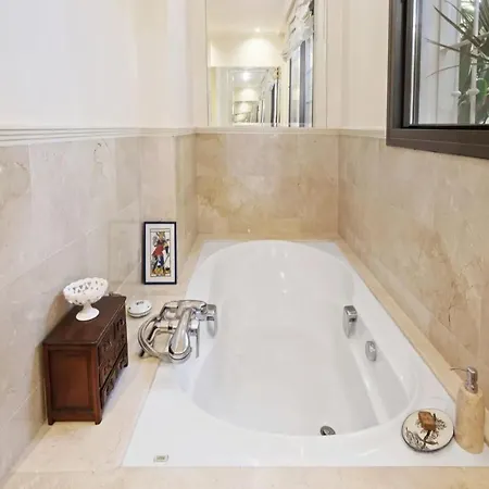 Magnificent In With Private Pool Сasa de vacaciones *