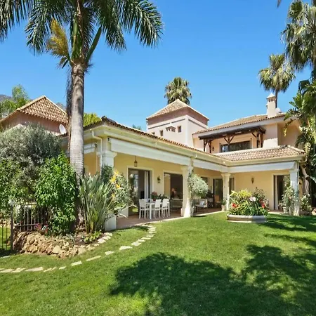 Casa de Férias Magnificent In With Private Pool